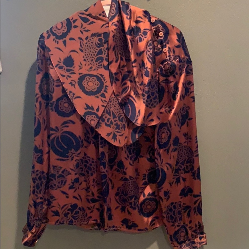 Size 10 Levante peasant top⚡️